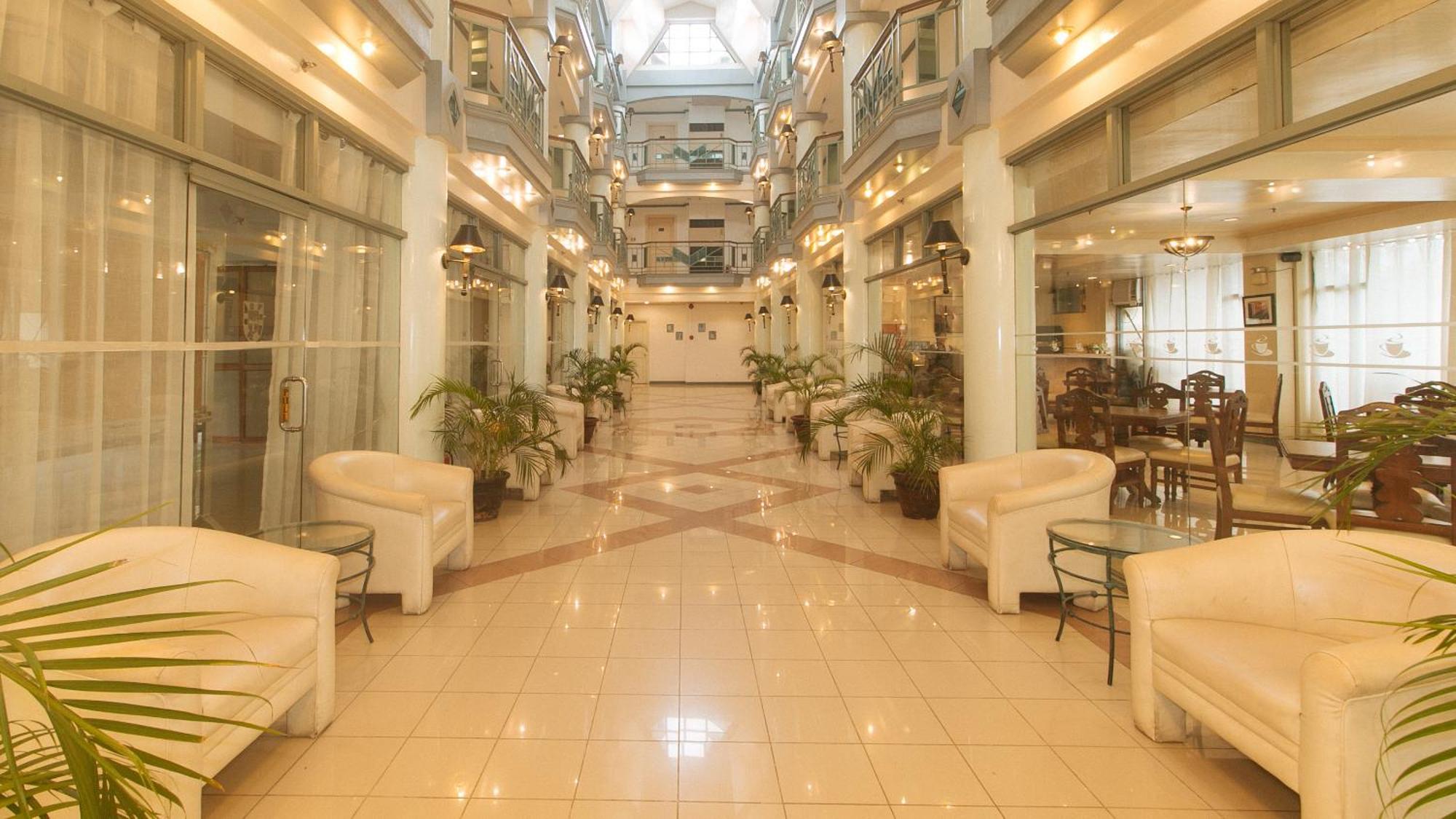באקולוד Royal Am Rei Hotel By Reddoorz מראה חיצוני תמונה