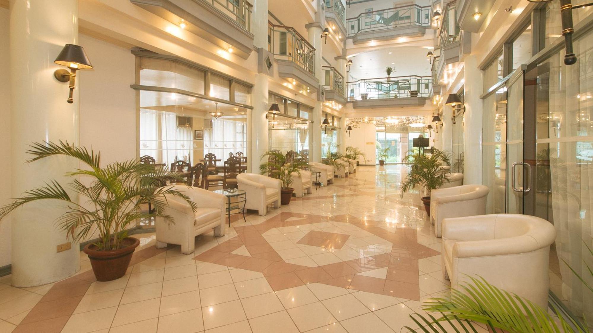באקולוד Royal Am Rei Hotel By Reddoorz מראה חיצוני תמונה