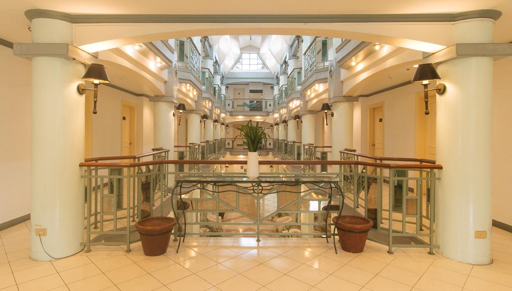 באקולוד Royal Am Rei Hotel By Reddoorz מראה חיצוני תמונה
