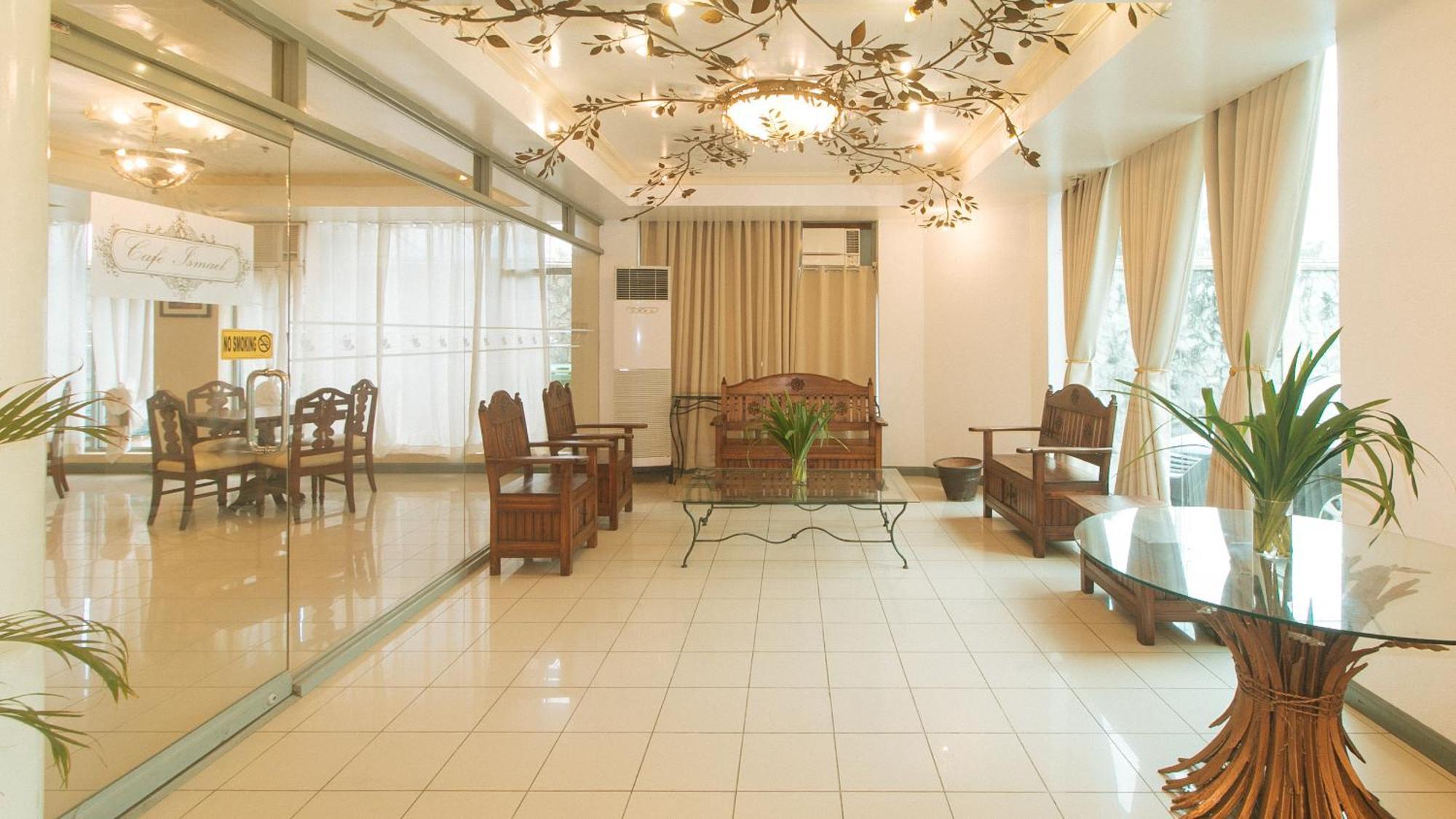 באקולוד Royal Am Rei Hotel By Reddoorz מראה חיצוני תמונה