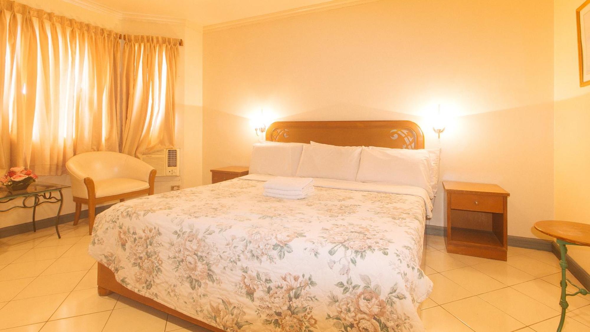 באקולוד Royal Am Rei Hotel By Reddoorz מראה חיצוני תמונה