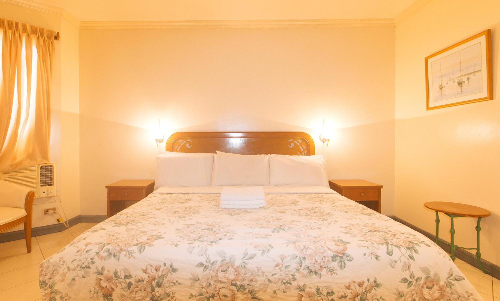 באקולוד Royal Am Rei Hotel By Reddoorz מראה חיצוני תמונה