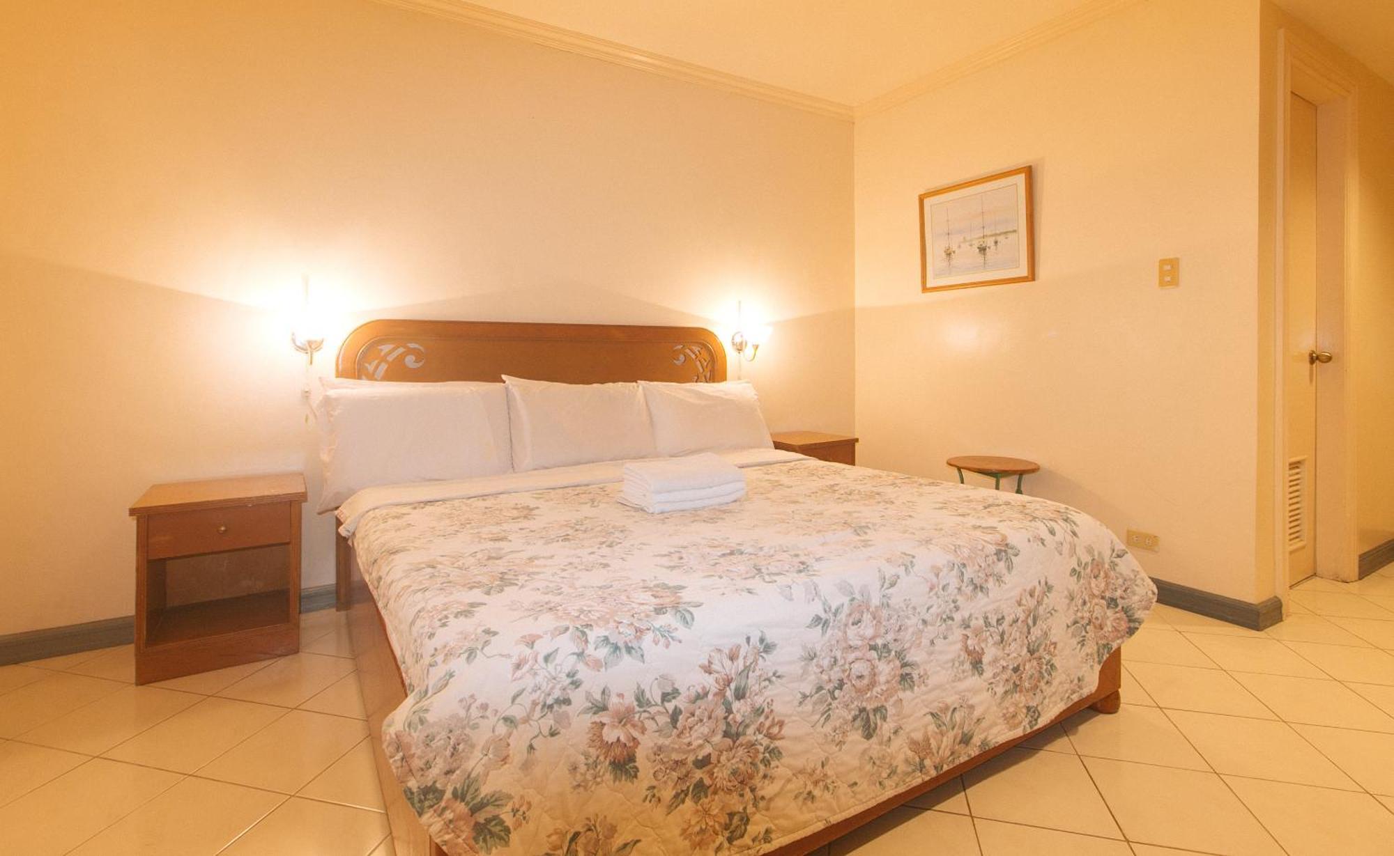 באקולוד Royal Am Rei Hotel By Reddoorz מראה חיצוני תמונה